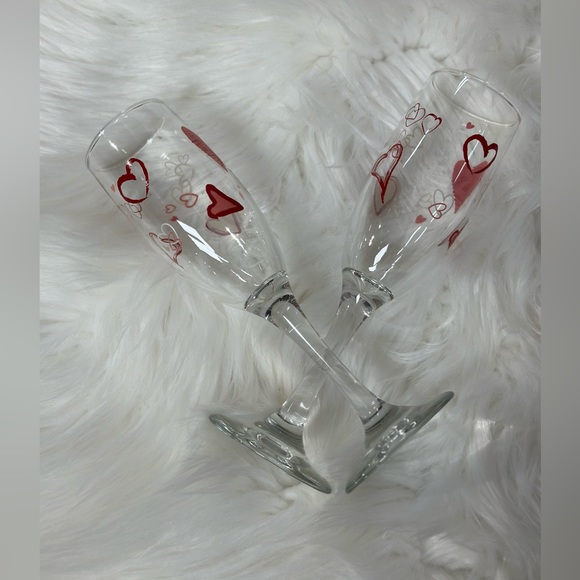 Hearts Flutter Champagne Wine Glasses Toasting Wedding Romantic - Picture 6 of 6